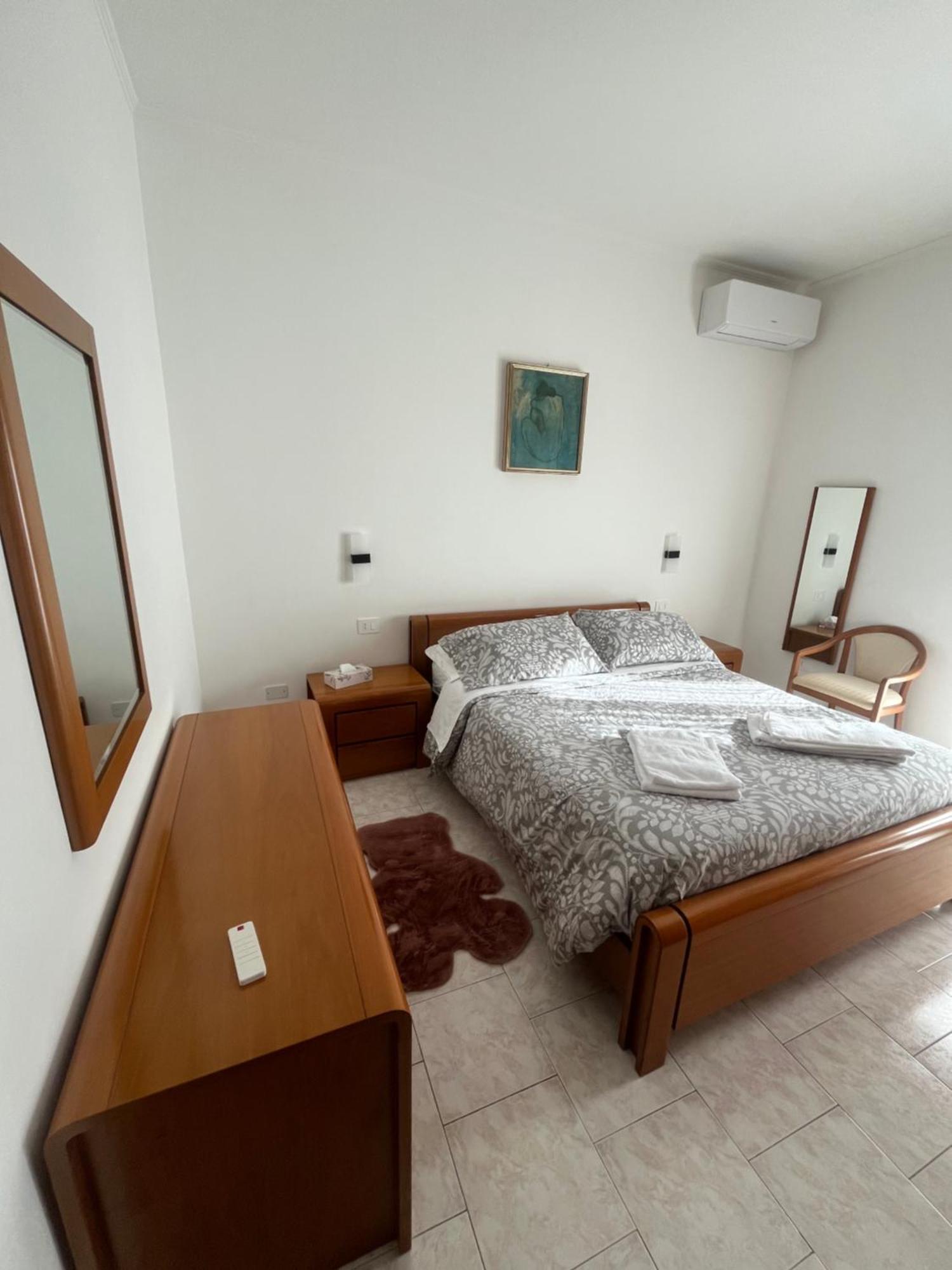 Casa Vacanze Tardy E Benech Savona Exterior photo