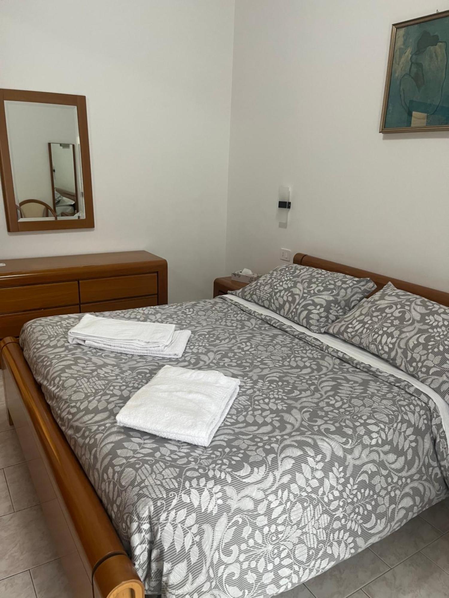 Casa Vacanze Tardy E Benech Savona Exterior photo